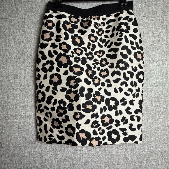 Ann Taylor Leopard Animal Print Elastic Waist Lined Pencil Skirt Size 2 NWT - Picture 1 of 4